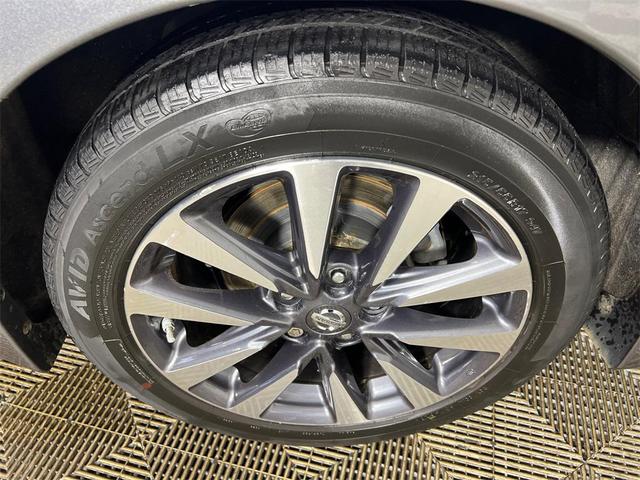 Photo of 2016 Grey Nissan Altima