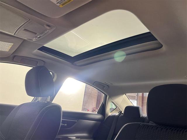 Photo of 2016 Grey Nissan Altima