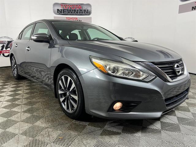 Photo of 2016 Grey Nissan Altima