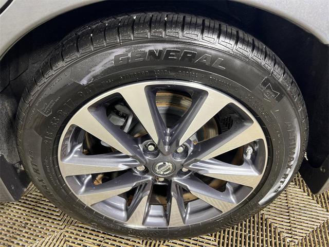 Photo of 2016 Grey Nissan Altima