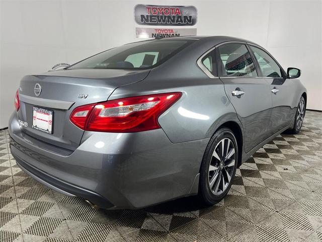 Photo of 2016 Grey Nissan Altima