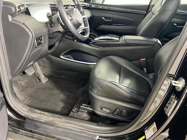Photo of 2022 Phantom Black Hyundai TUCSON Hybrid