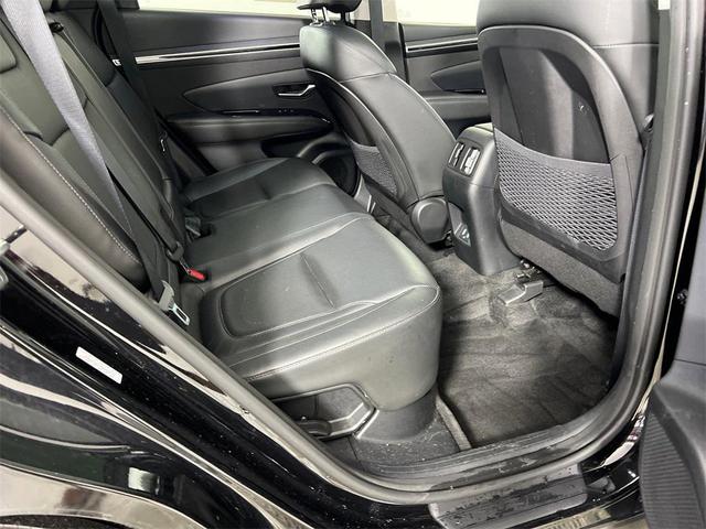 Photo of 2022 Phantom Black Hyundai TUCSON Hybrid