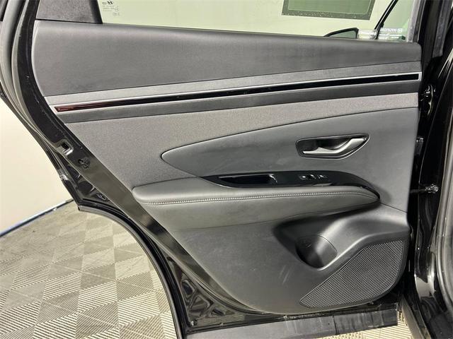 Photo of 2022 Phantom Black Hyundai TUCSON Hybrid