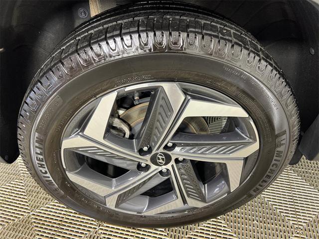 Photo of 2022 Phantom Black Hyundai TUCSON Hybrid