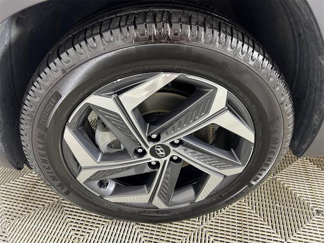 Photo of 2022 Phantom Black Hyundai TUCSON Hybrid
