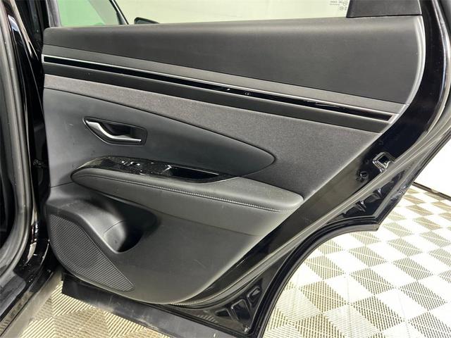 Photo of 2022 Phantom Black Hyundai TUCSON Hybrid