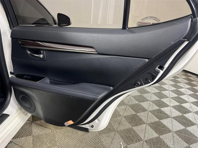 Photo of 2017 Eminent White Pearl Lexus ES 350