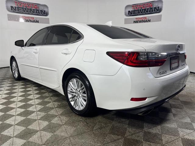 Photo of 2017 Eminent White Pearl Lexus ES 350