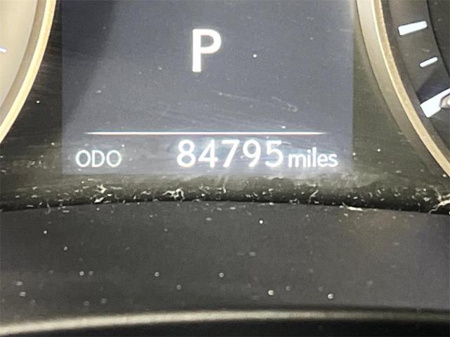 Photo of 2017 Eminent White Pearl Lexus ES 350