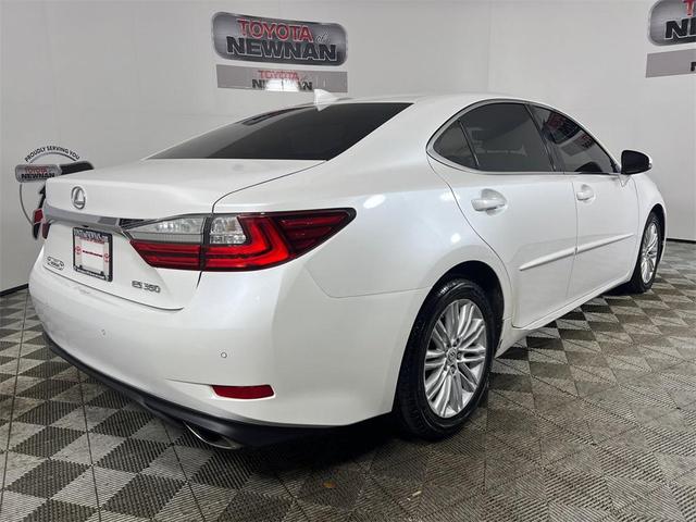 Photo of 2017 Eminent White Pearl Lexus ES 350