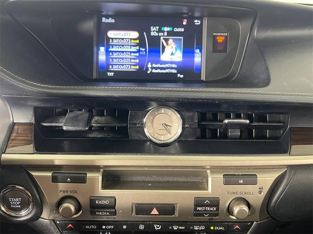 Photo of 2017 Eminent White Pearl Lexus ES 350