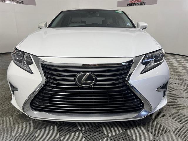 Photo of 2017 Eminent White Pearl Lexus ES 350