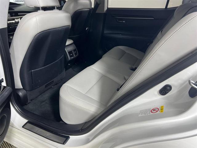 Photo of 2017 Eminent White Pearl Lexus ES 350