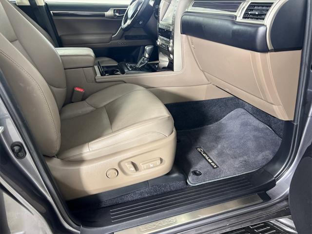 Photo of 2020 Gray Lexus GX 460