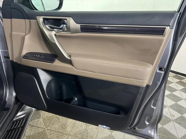 Photo of 2020 Gray Lexus GX 460