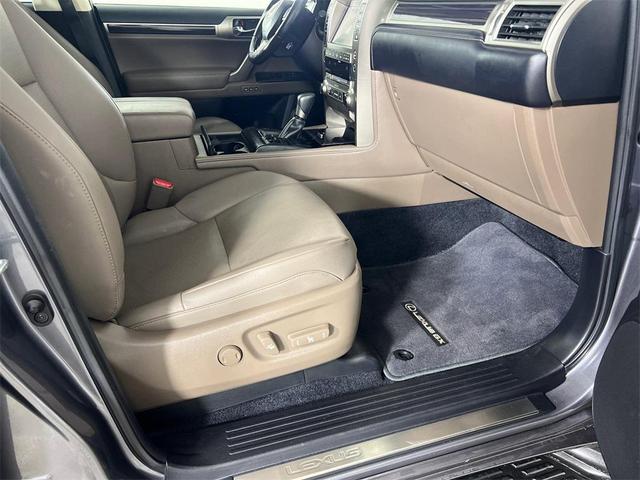 Photo of 2020 Gray Lexus GX 460