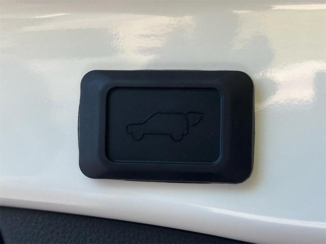 Photo of 2025 Ice Toyota RAV4 Hybrid