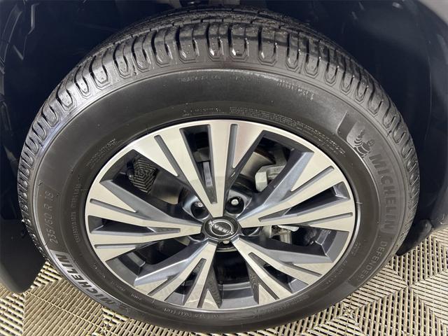 Photo of 2023 Brilliant Silver Metallic Nissan Rogue
