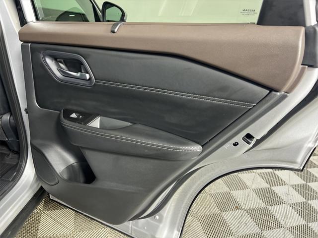 Photo of 2023 Brilliant Silver Metallic Nissan Rogue