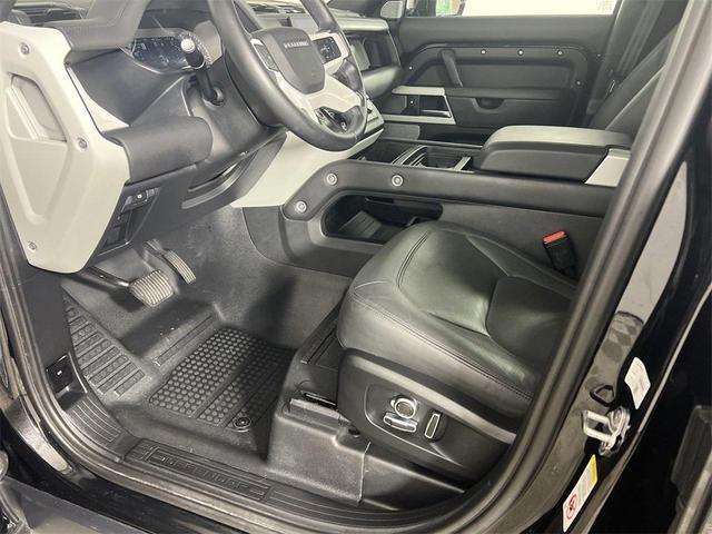 Photo of 2023 Santorini Black Metallic Land Rover Defender