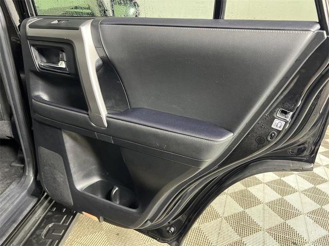 Photo of 2024 Midnight Black Metallic Toyota 4Runner