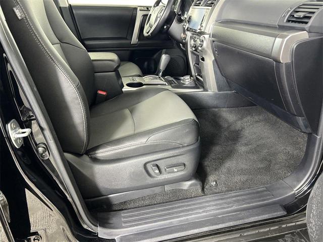 Photo of 2024 Midnight Black Metallic Toyota 4Runner