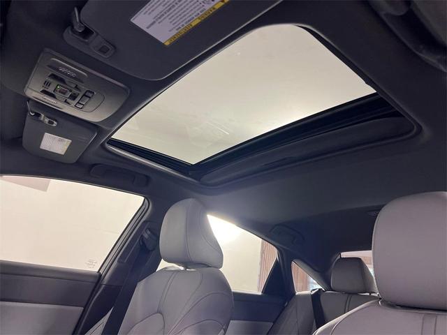 Photo of 2022 Celestial Silver Metallic Toyota Avalon