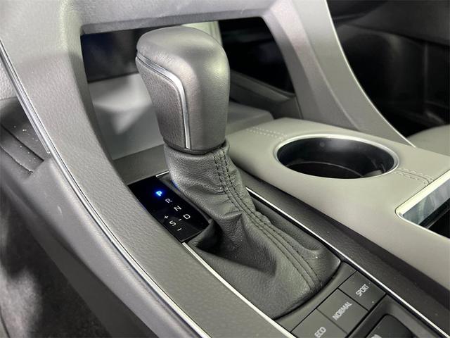 Photo of 2022 Celestial Silver Metallic Toyota Avalon