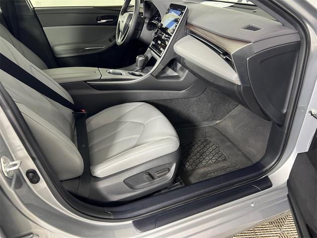 Photo of 2022 Celestial Silver Metallic Toyota Avalon