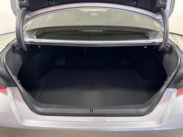 Photo of 2022 Celestial Silver Metallic Toyota Avalon