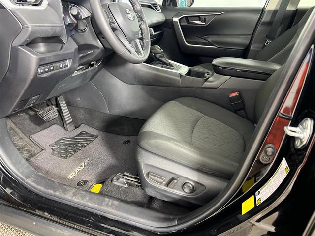 Photo of 2022 Midnight Black Metallic Toyota RAV4
