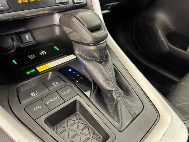 Photo of 2022 Midnight Black Metallic Toyota RAV4