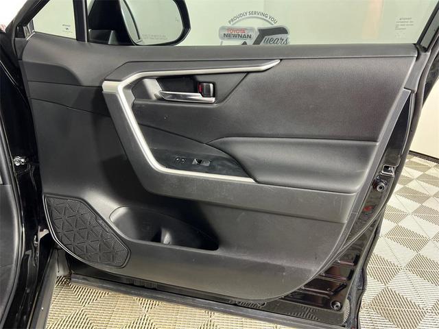 Photo of 2022 Midnight Black Metallic Toyota RAV4