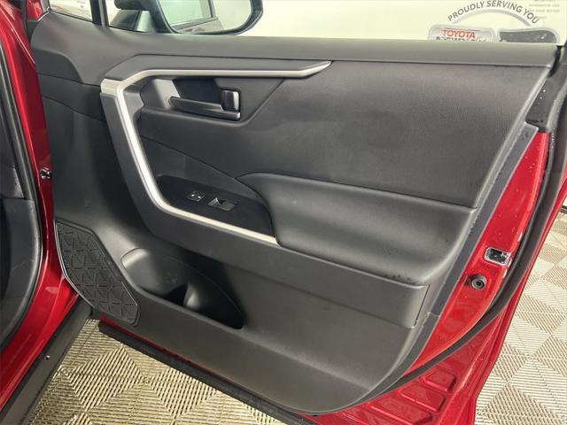 Photo of 2025 Pearl Toyota RAV4