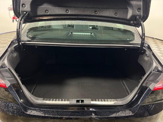 Photo of 2025 Midnight Black Metallic Toyota Camry