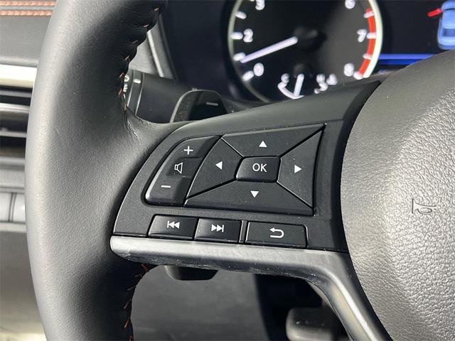 Photo of 2022 Pearl White Tricoat Nissan Altima