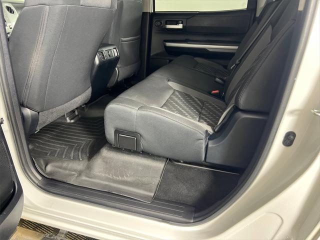 Photo of 2018 Super White Toyota Tundra