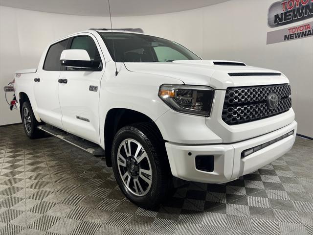 Photo of 2018 Super White Toyota Tundra