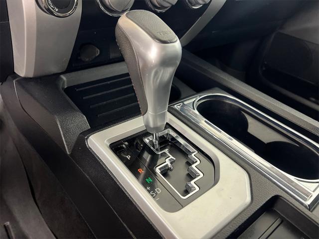 Photo of 2018 Super White Toyota Tundra