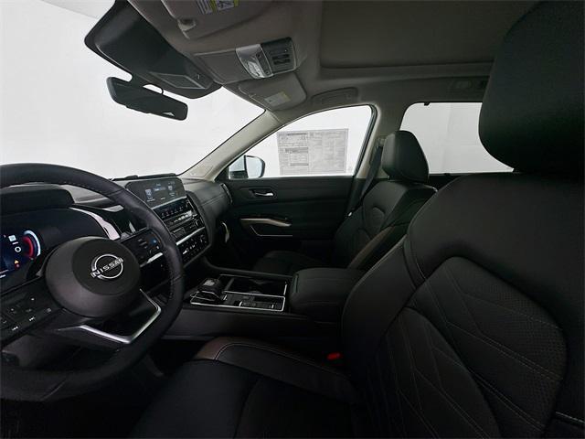Photo of 2025 Gun Metallic Nissan Pathfinder