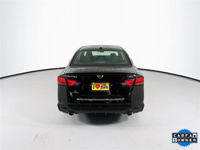 Photo of 2023 Super Black Nissan Altima