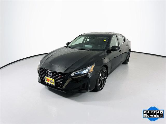 Photo of 2023 Super Black Nissan Altima