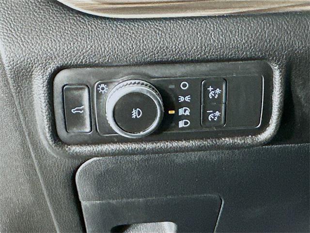 Photo of 2022 Silver Metallic Ford Explorer