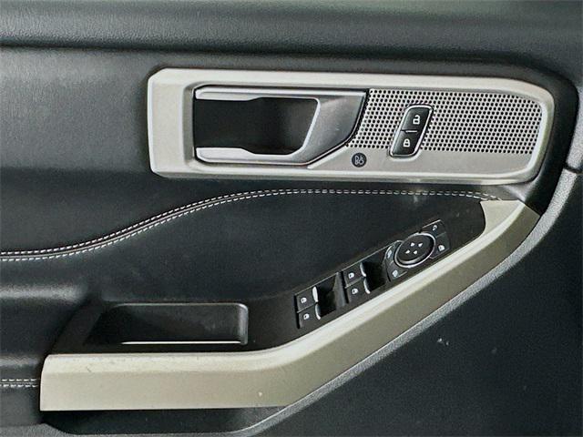 Photo of 2022 Silver Metallic Ford Explorer