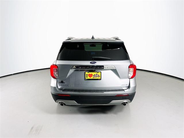 Photo of 2022 Silver Metallic Ford Explorer