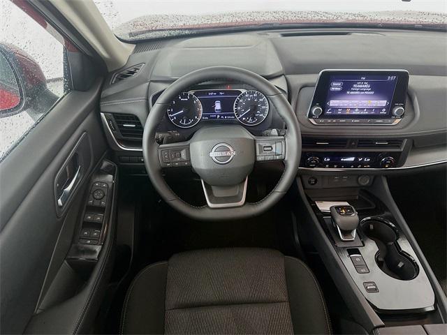 Photo of 2025 Everest White Pearl Nissan Rogue