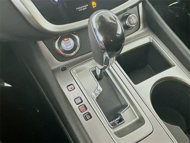 Photo of 2024 Pearl White Tricoat Nissan Murano