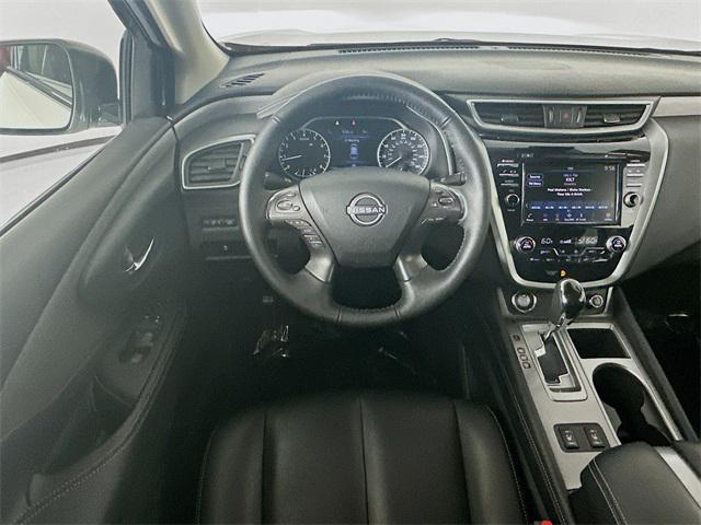 Photo of 2024 Pearl White Tricoat Nissan Murano