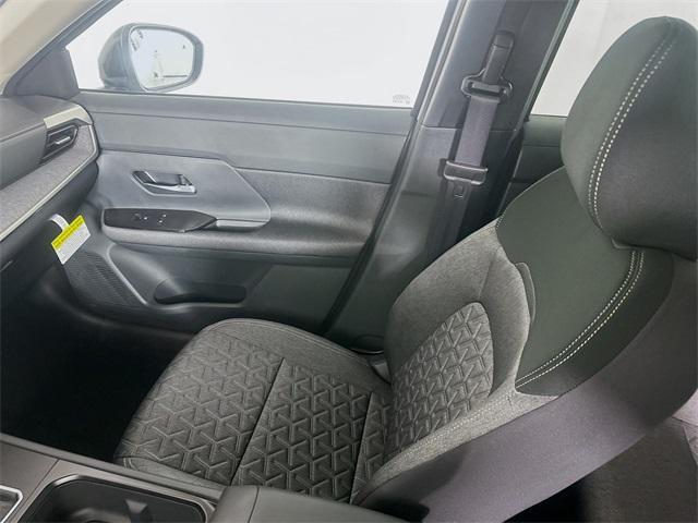 Photo of 2026 Super Black Nissan Kicks